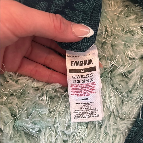 Green Patterned Workout Set - Picture 6 of 6